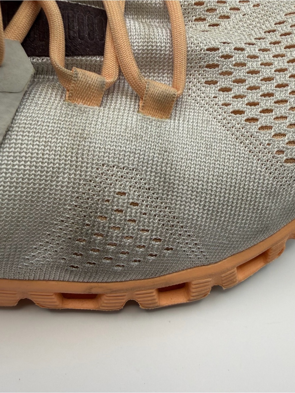 On Running Women’s Cloud Sneakers Size 7.5 Gray Peach Swiss Engineering Athletic - Picture 8 of 10